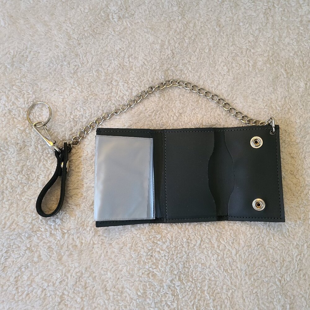 Relic Black Tri-Fold Wallet With Chain - Picture 2 of 6